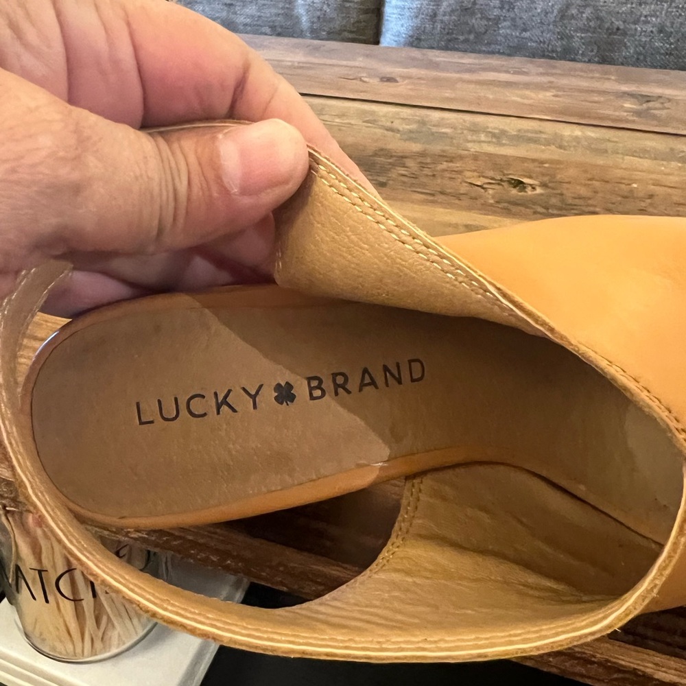 Lucky Brand block stacked heel peep toe shoe - Picture 2 of 7